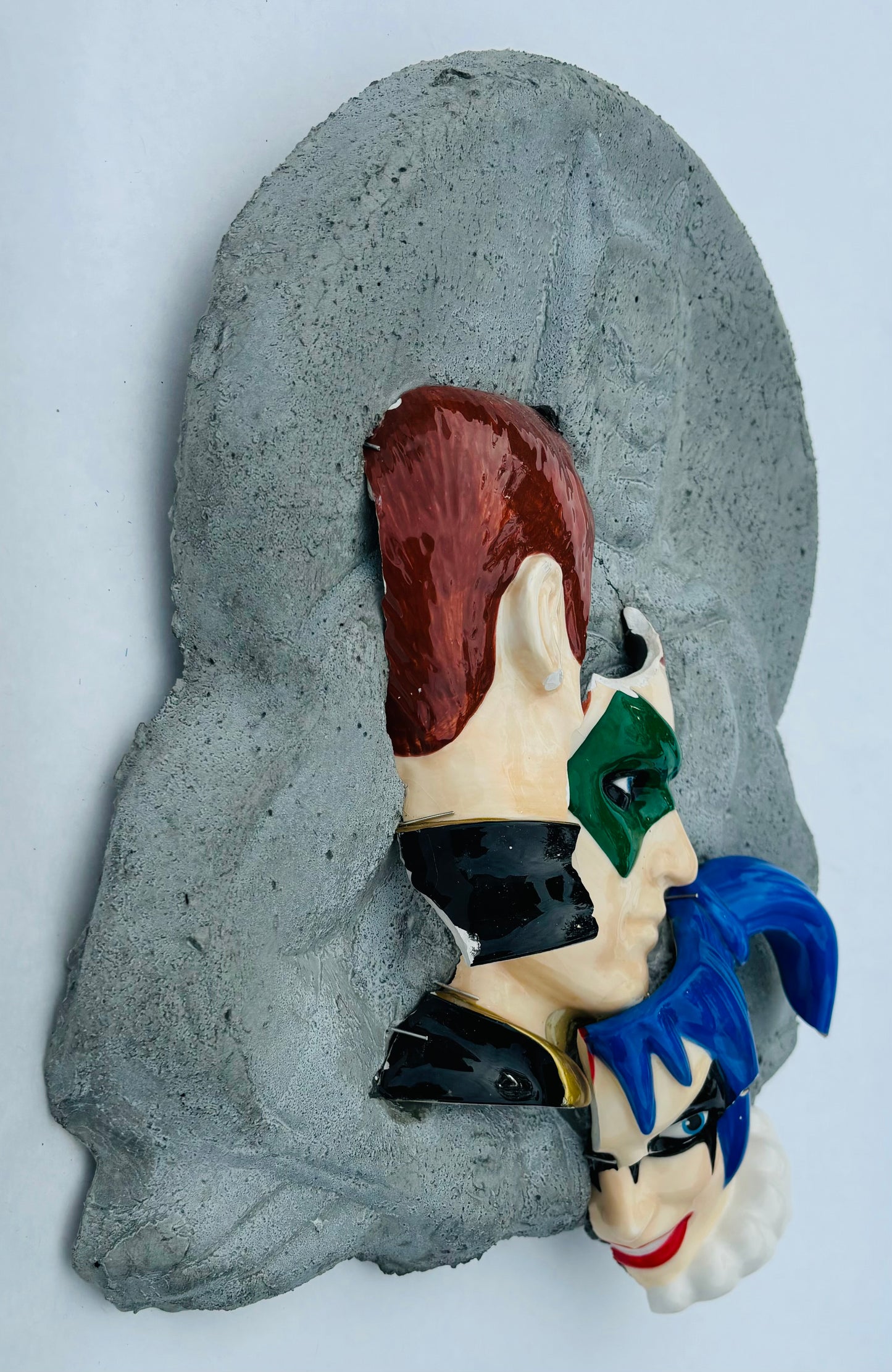 “Suffering Sidekicks”: Robin and Harley Quinn on Batman Wall Sculpture