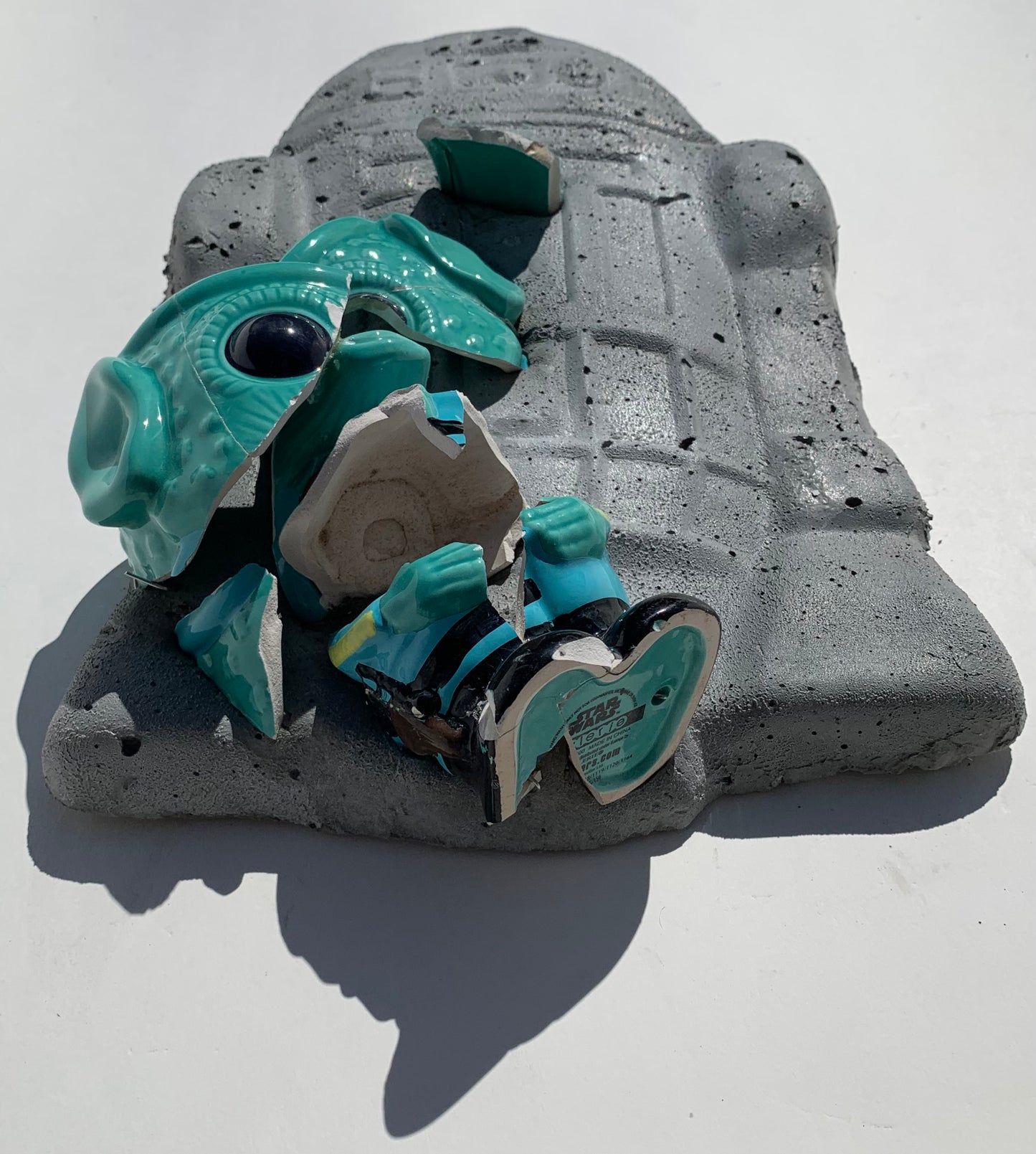 "Arterial Greed": Greedo on R2D2 Wall Sculpture