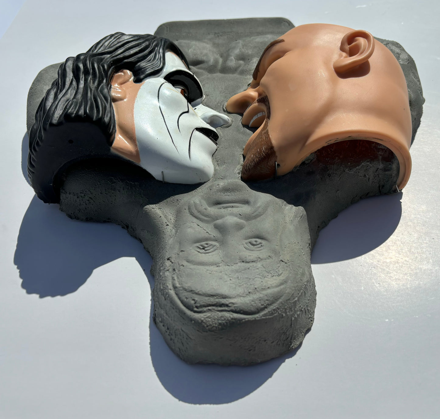 "Face To Face": Sting vs Goldberg on Hulk Hogan Wall Sculpure