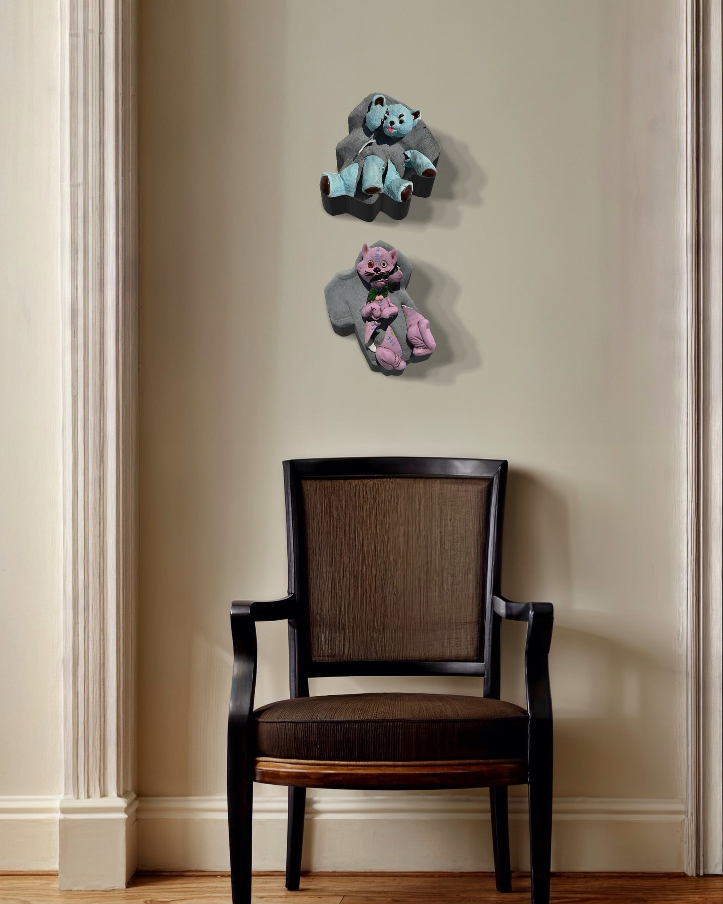 "Aghast-A-Cat": Pink Ragdoll Cat on T-Shirt Wall Sculpture