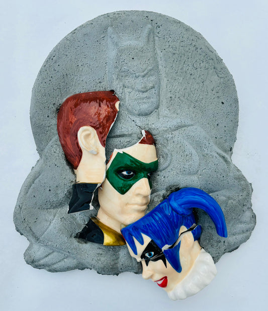 “Suffering Sidekicks”: Robin and Harley Quinn on Batman Wall Sculpture