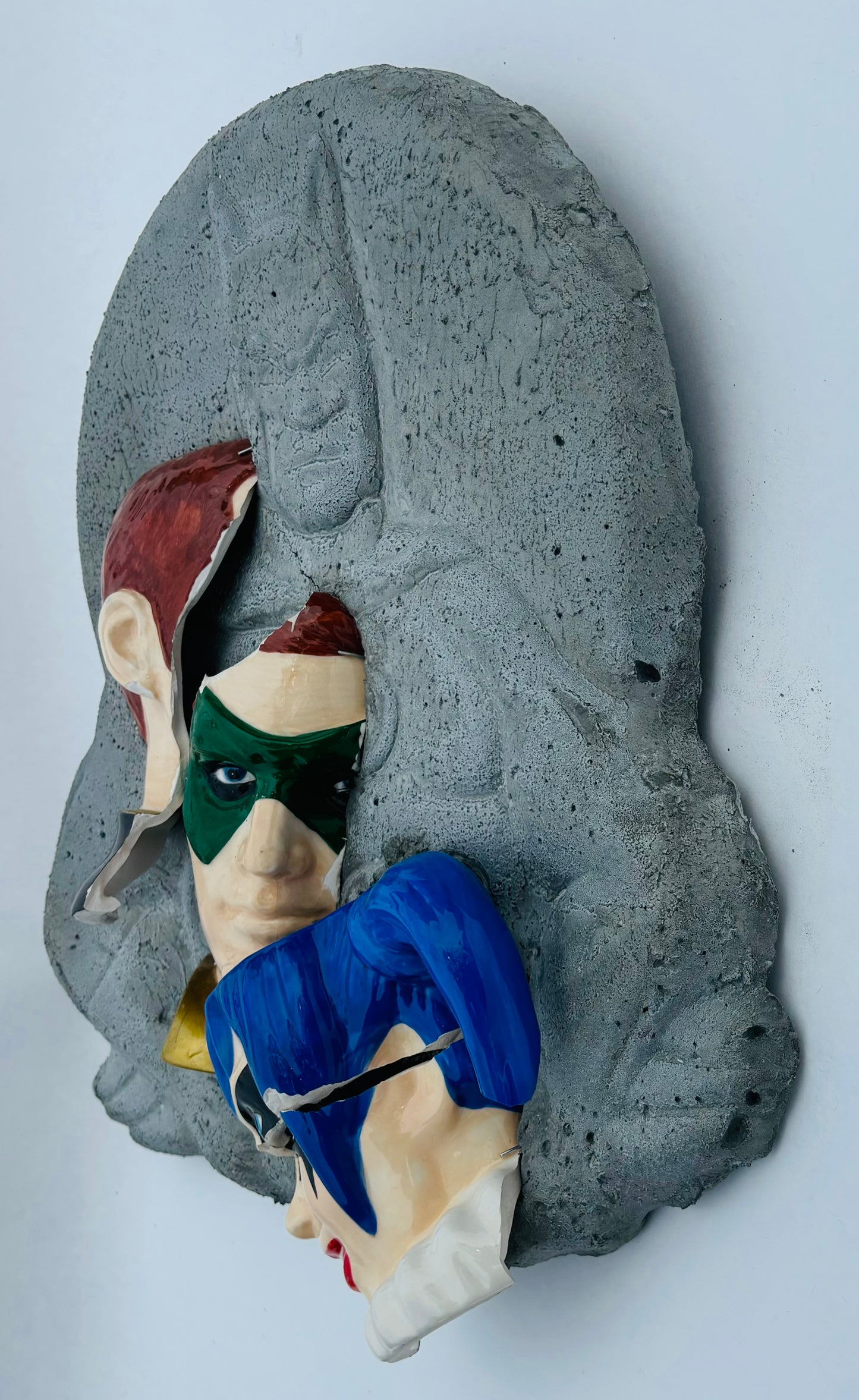 “Suffering Sidekicks”: Robin and Harley Quinn on Batman Wall Sculpture