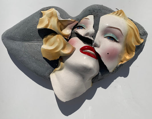 "Fragile Beauty": Marilyn Monroe on Lips Wall Sculpture