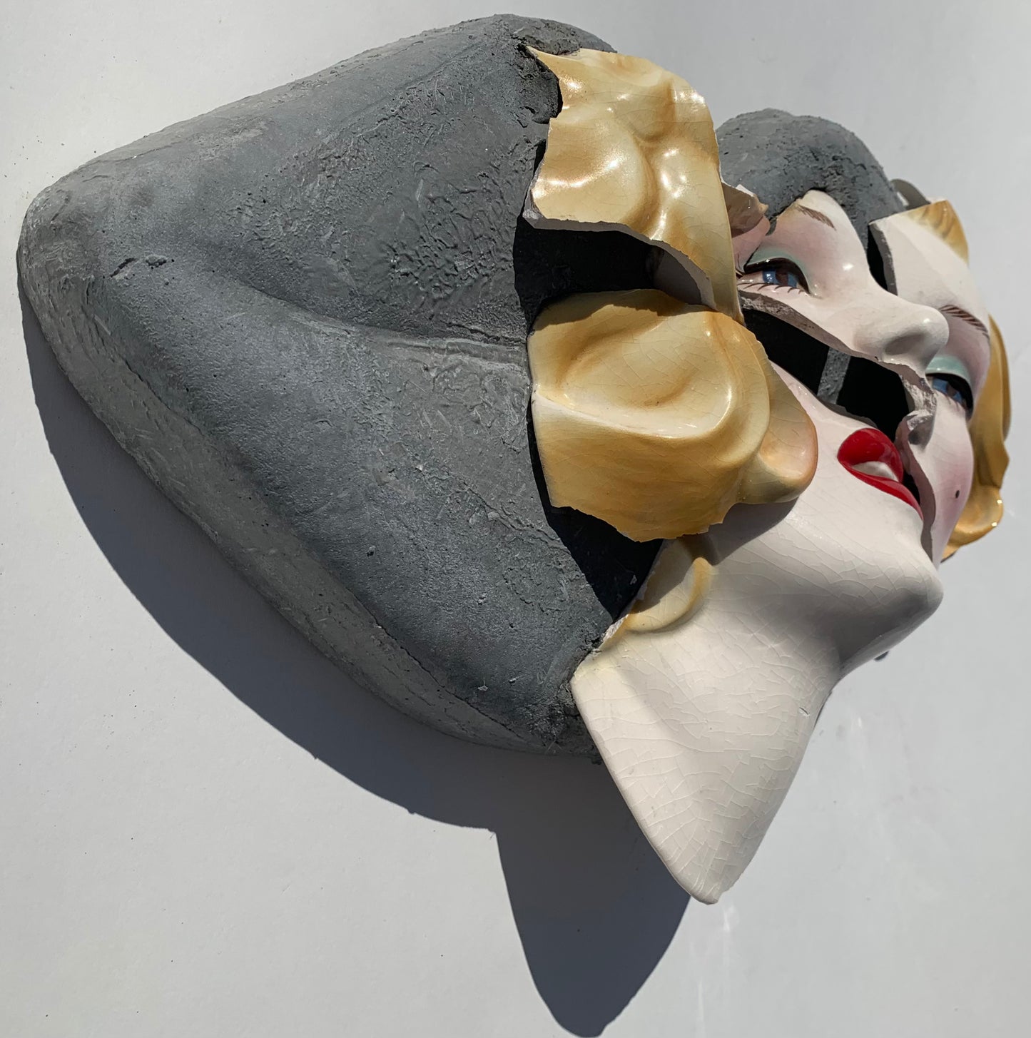 "Fragile Beauty": Marilyn Monroe on Lips Wall Sculpture