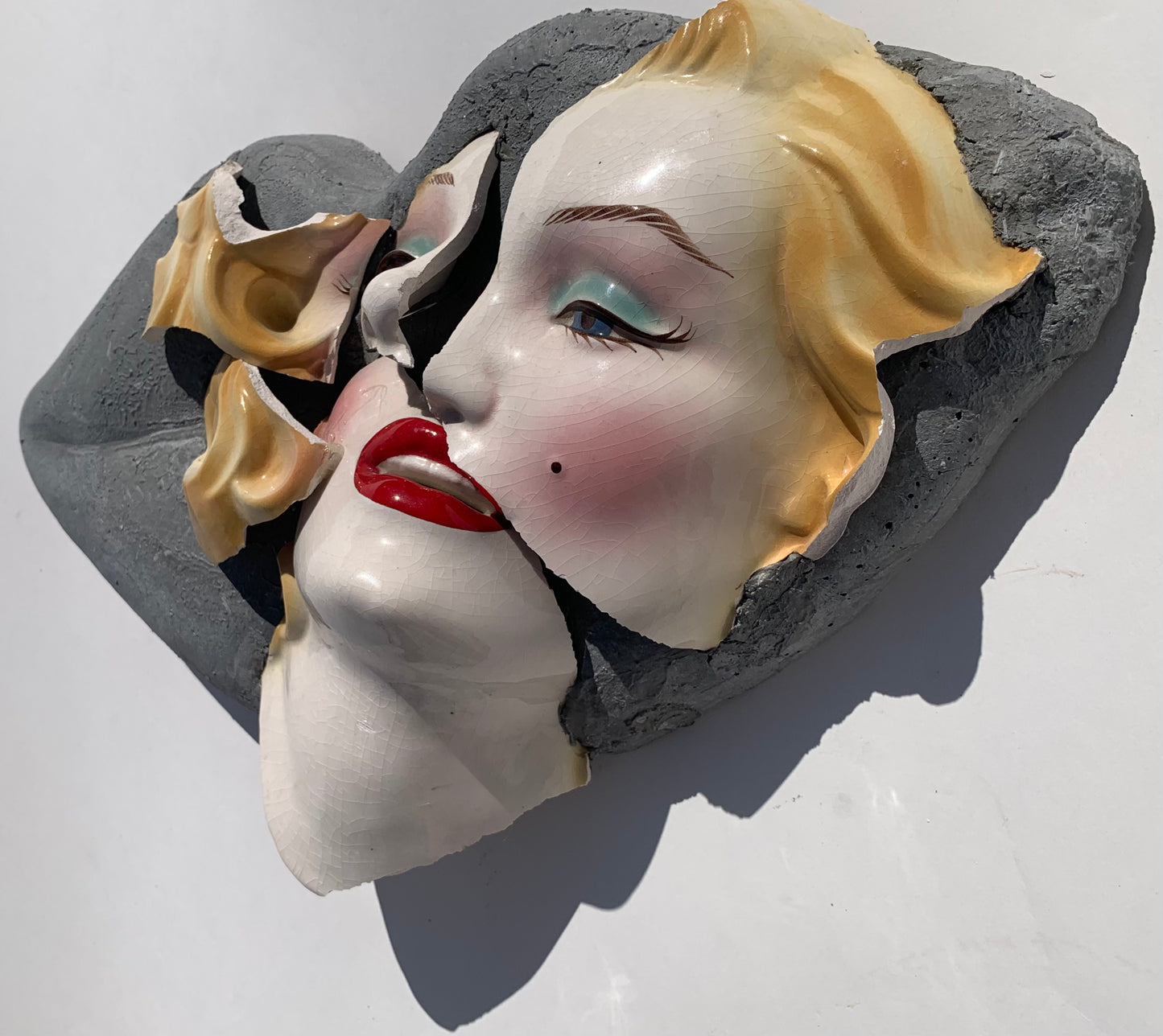 "Fragile Beauty": Marilyn Monroe on Lips Wall Sculpture