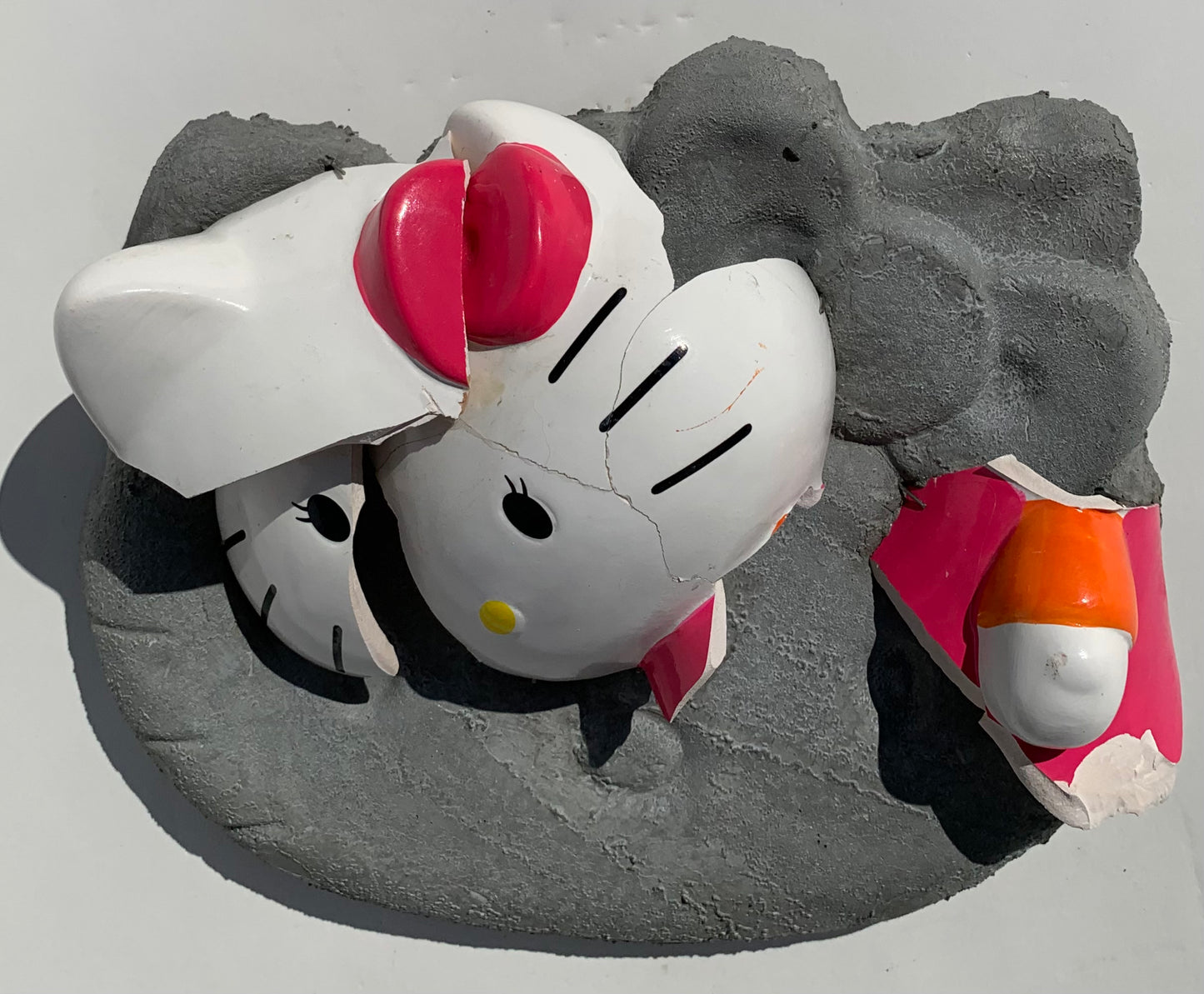 "Kitty Crack Up": Kitty White on Hello Kitty Ceramic & Concrete Alt Toons Smacker