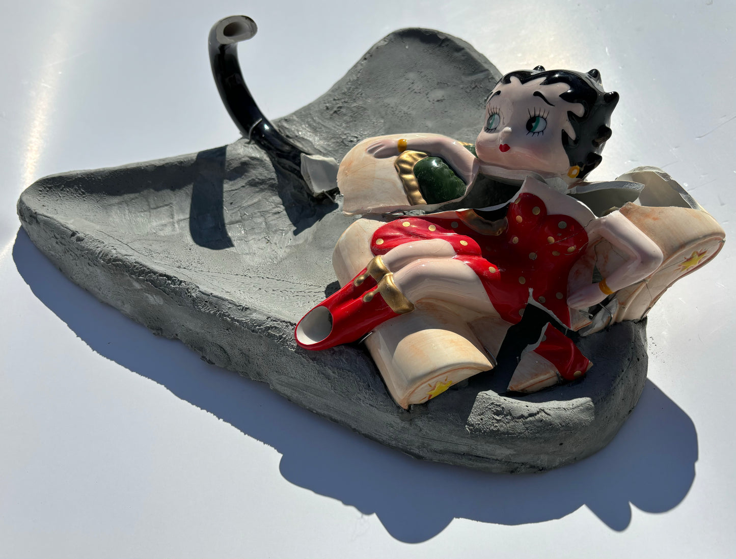 "Waiting for Weinstein": Betty Boop on Boomerang Ceramic & Concrete Alt Toons Smacker