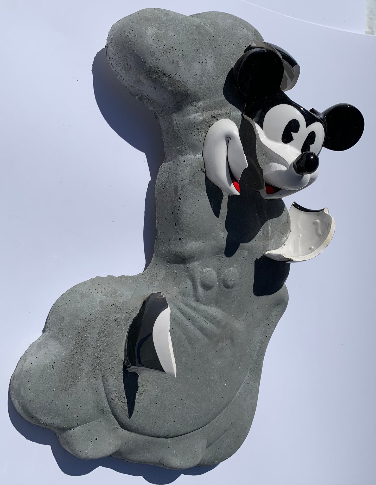"Founding Franchisees": Mickey Mouse on Goofy Ceramic & Concrete Disney Smacker